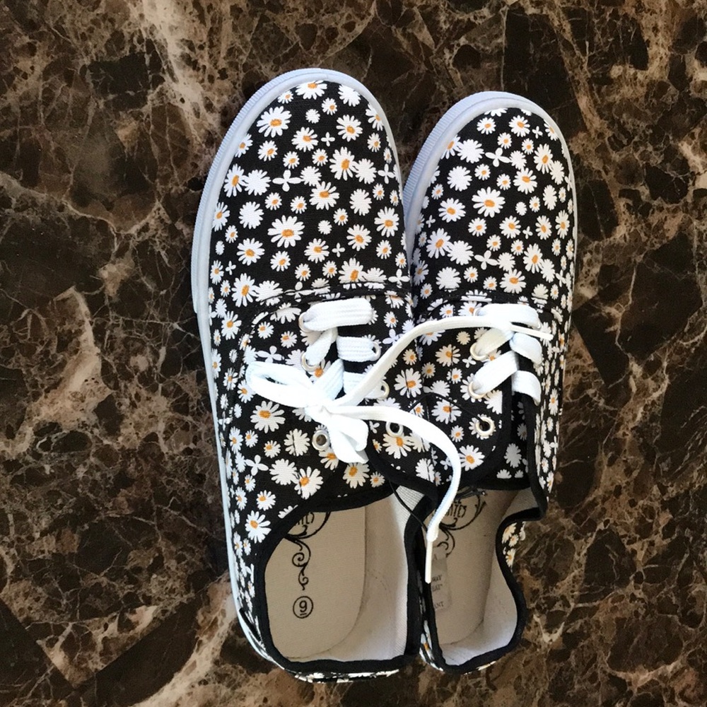 (9) Daisy Floral Canvas Sneakers - Picture 3 of 5